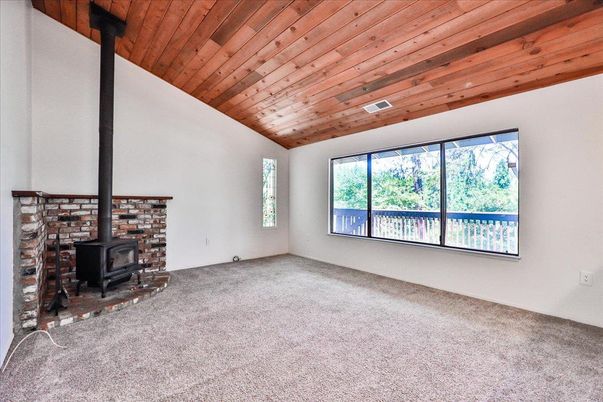 Empty room, Fireplace, Interior, Wooden Ceilings