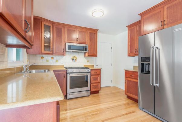 Interior, Kitchen, Stainless Steel Appliances, Wood Texture Flooring