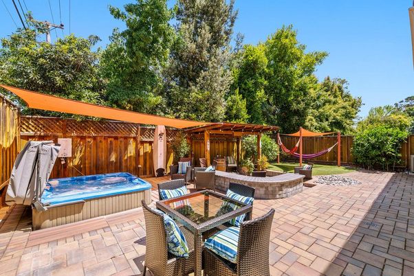 Exterior, Hot Tub