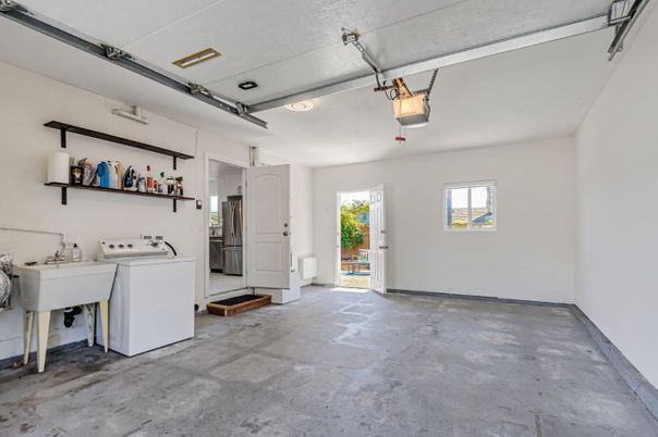 Garage, Interior, Washer