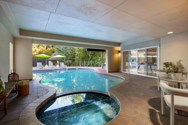 Interior, Pool, Recessed Lighting