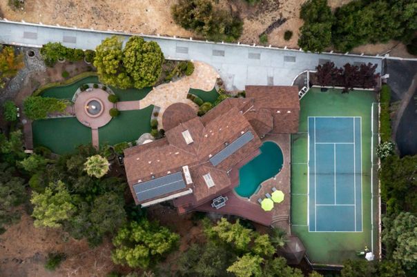 Exterior, Drone