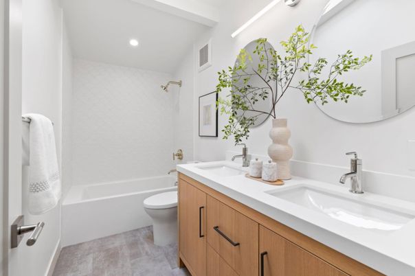 Bathroom, Dual Sink Vanities, Interior, Recessed Lighting
