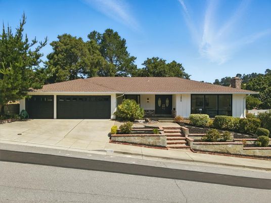 Attached, Exterior, Facade, Ranch
