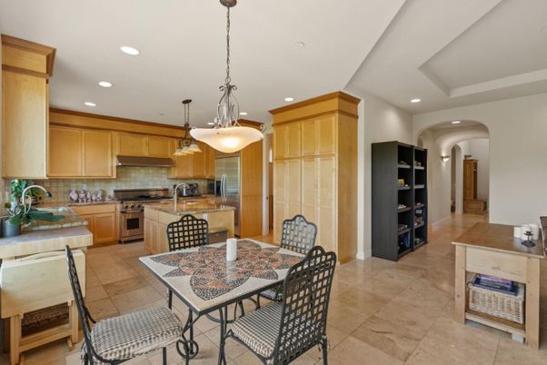 Dining room, Interior, Kitchen, Pendant Lights, Recessed Lighting, Stainless Steel Appliances