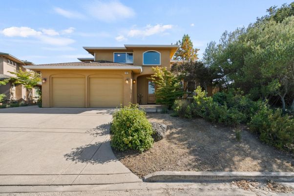 Attached, Exterior, Facade, Mediterranean