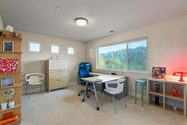 Home Office, Interior
