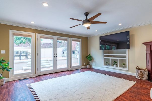 Empty room, Interior, Recessed Lighting, Wood Texture Flooring