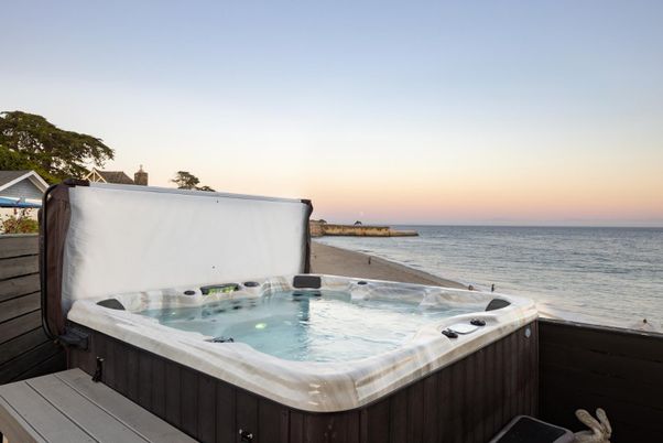 Exterior, Hot Tub, Water