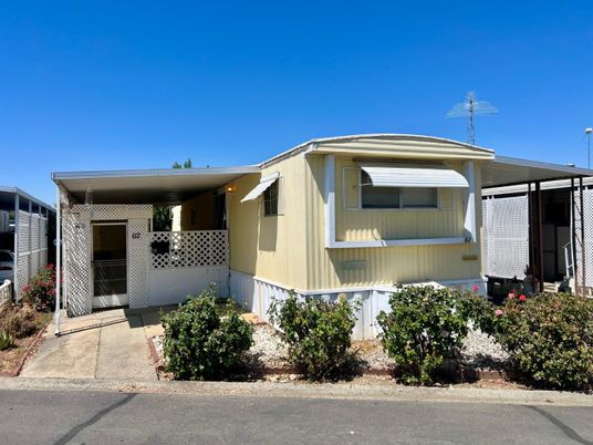 Exterior, Facade, Raised Ranch