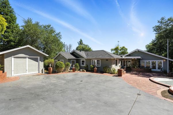 Backyard, Detached Garage, Exterior
