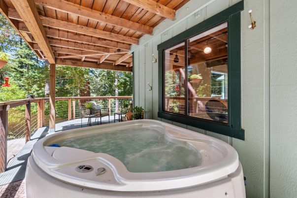 Exterior, Hot Tub
