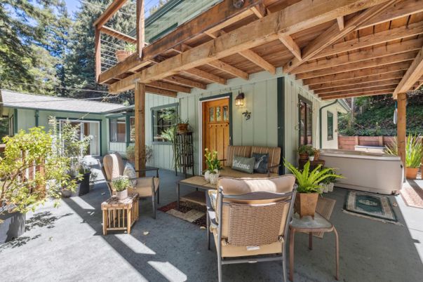 Exterior, Hot Tub