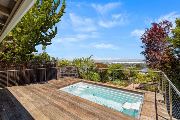 Exterior, Pool, Other