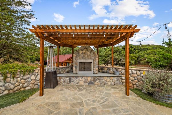 Exterior, Fireplace