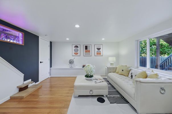 Interior, Living room, Recessed Lighting, Wood Texture Flooring