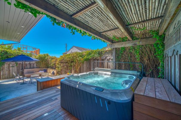 Exterior, Hot Tub