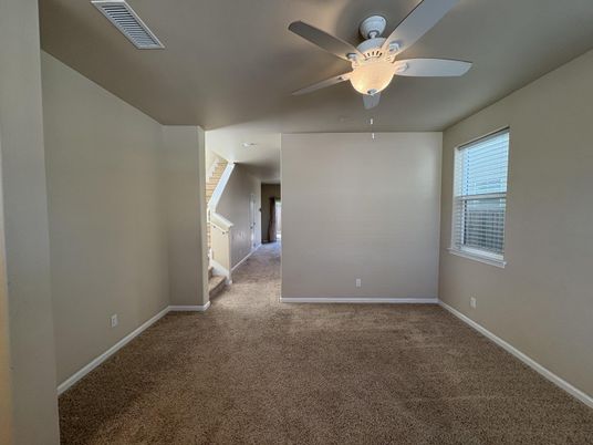 Empty room, Interior