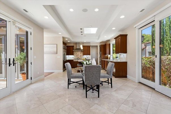 Dining room, Interior, Kitchen, Recessed Lighting