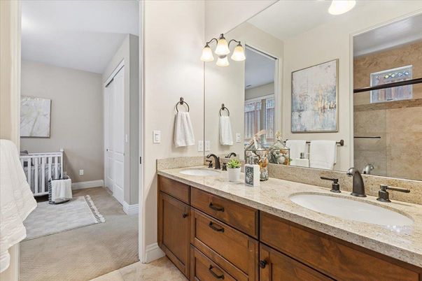 Bathroom, Dual Sink Vanities, Interior