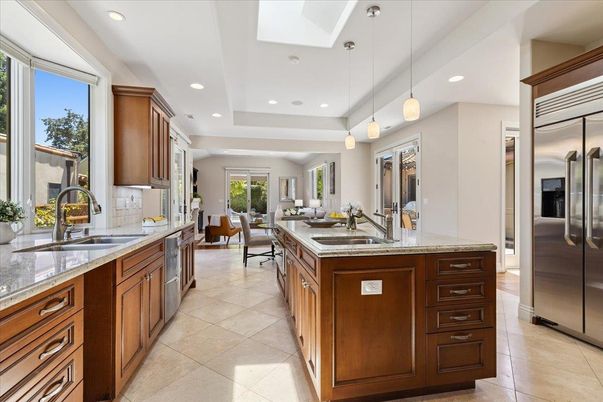 Dining room, Interior, Kitchen, Living room, Pendant Lights, Recessed Lighting, Stainless Steel Appliances