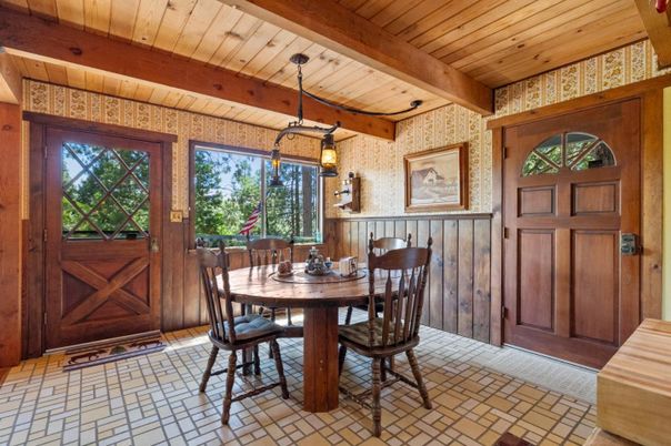 Dining room, Interior, Pendant Lights, Wooden Beams, Wooden Ceilings
