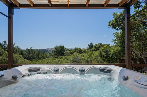 Exterior, Hot Tub