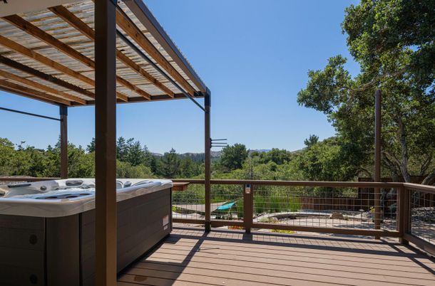 Exterior, Hot Tub