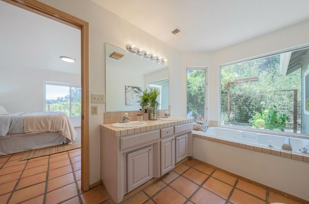 Bathroom, Interior, Tile Countertops