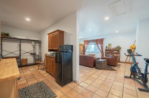 Fitness Equipment, Interior, Living room, Recessed Lighting