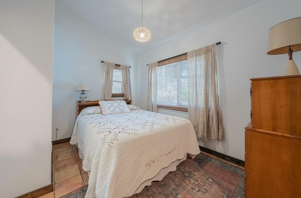 Bedroom, Interior, Pendant Lights