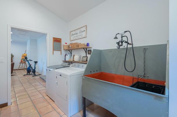 Interior, Washer