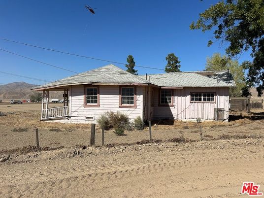 Backyard, Exterior, Facade, Ranch