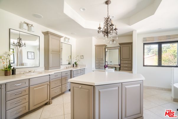 Bathroom, Chandelier, Dual Sink Vanities, Interior, Recessed Lighting