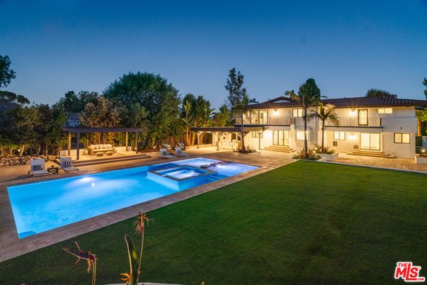 Backyard, Exterior, Pool
