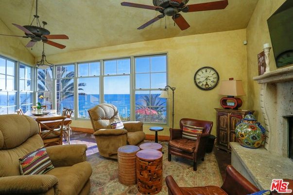 Fireplace, Interior, Living room, Water
