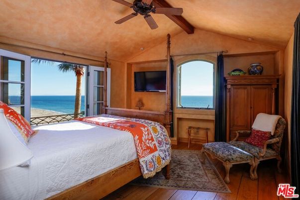 Bedroom, Interior, Water, Wooden Beams, Wood Texture Flooring