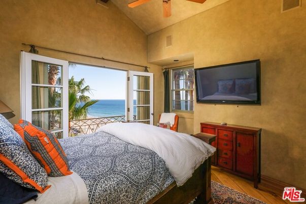 Bedroom, Interior, Water, Wood Texture Flooring