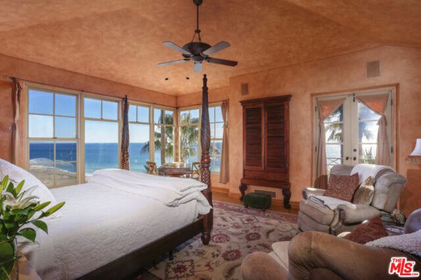 Bedroom, Interior, Water
