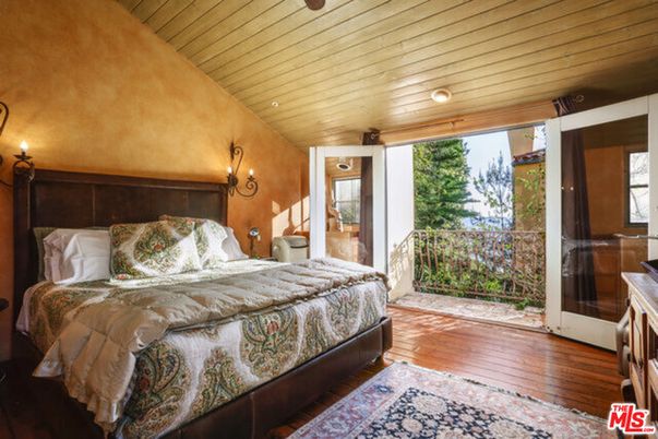 Bedroom, Interior, Recessed Lighting, Wooden Ceilings, Wood Texture Flooring
