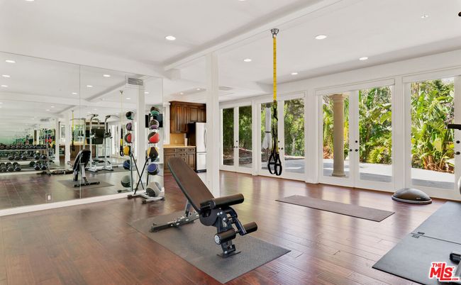 Fitness Equipment, Interior, Recessed Lighting, Wood Texture Flooring