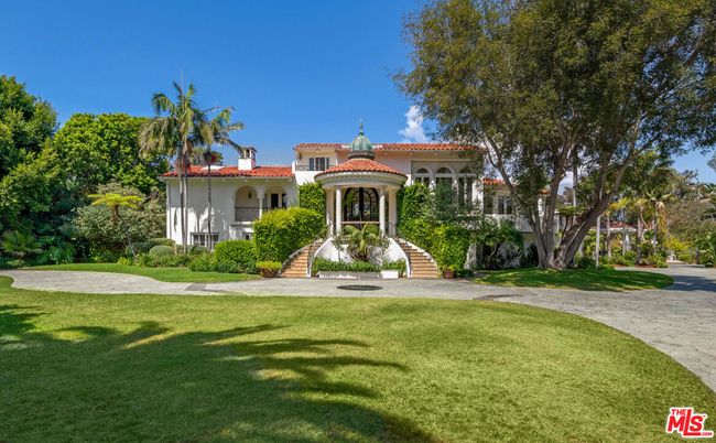 Backyard, Exterior, Facade, Mediterranean