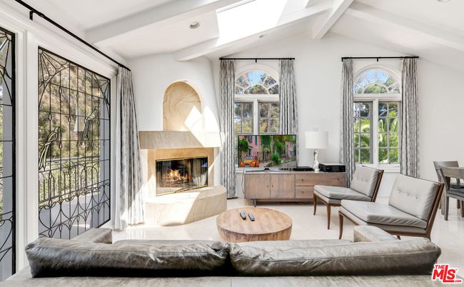 Fireplace, Interior, Living room, Recessed Lighting