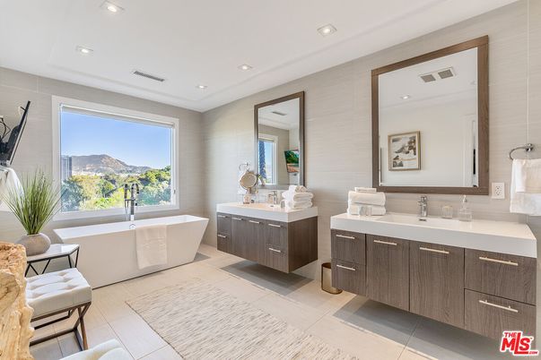 Bathroom, Dual Sink Vanities, Free Standing Baths, Interior, Recessed Lighting