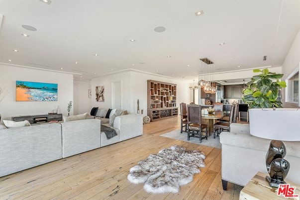 Dining room, Interior, Kitchen, Living room, Pendant Lights, Recessed Lighting, Wood Texture Flooring