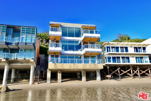 Exterior, Facade, Condo Building