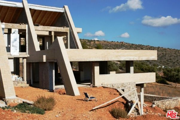 Exterior, Facade, None