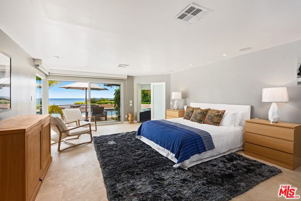 Bedroom, Interior, Recessed Lighting, Water