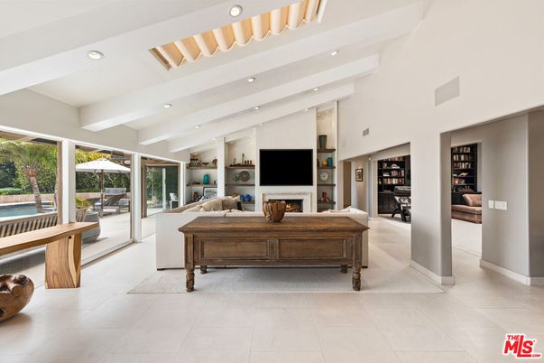 Fireplace, Interior, Living room, Recessed Lighting