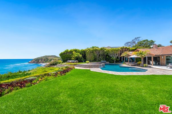Backyard, Exterior, Pool, Water